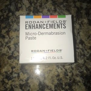 NWT Microdermabrasion paste Rodan and Fields